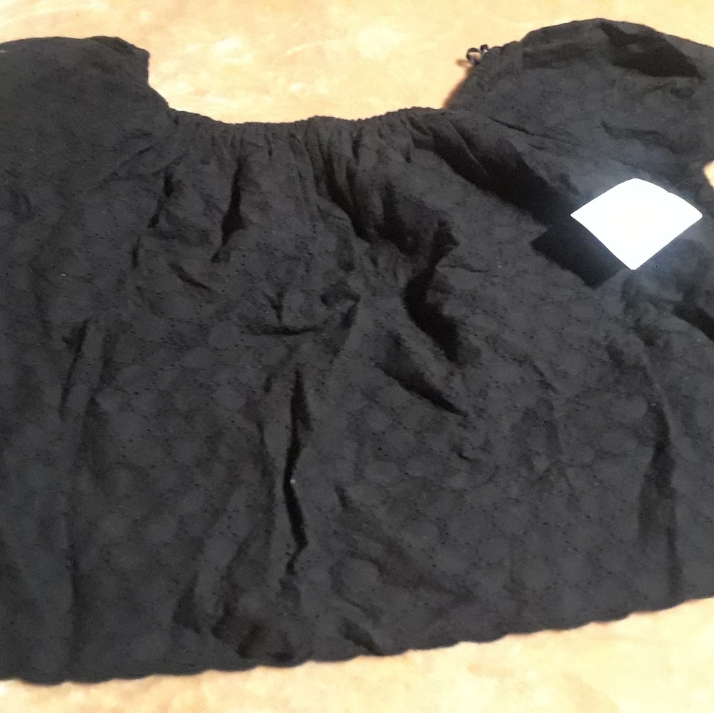 Short waist black top